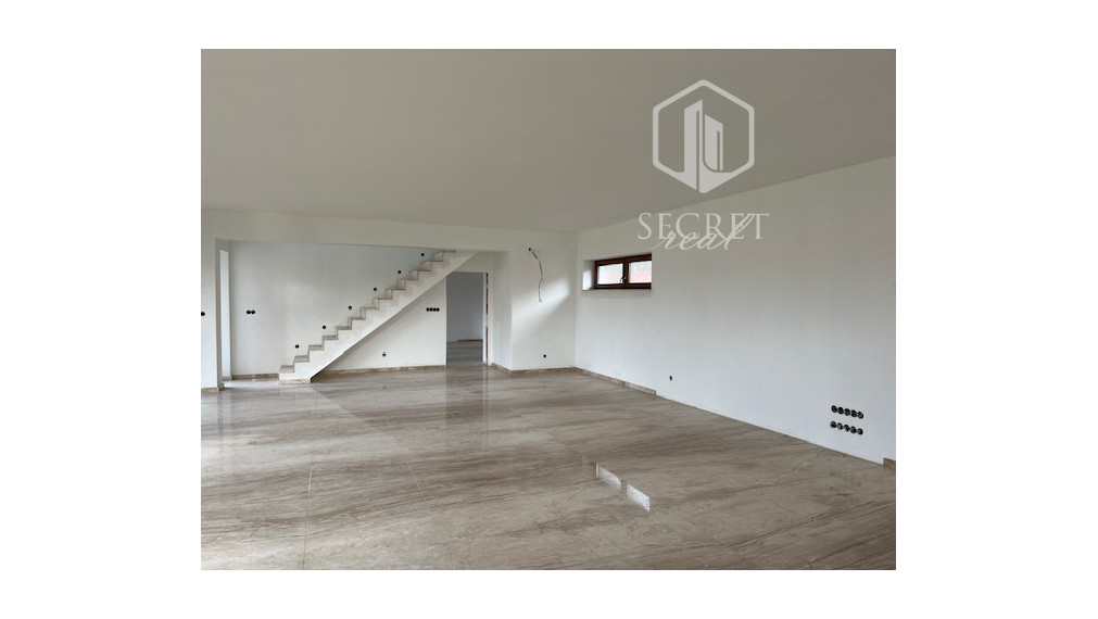 Secretreal, s.r.o. PREDÁ polyfunkčnú stavbu v Dunajskej Lužnej