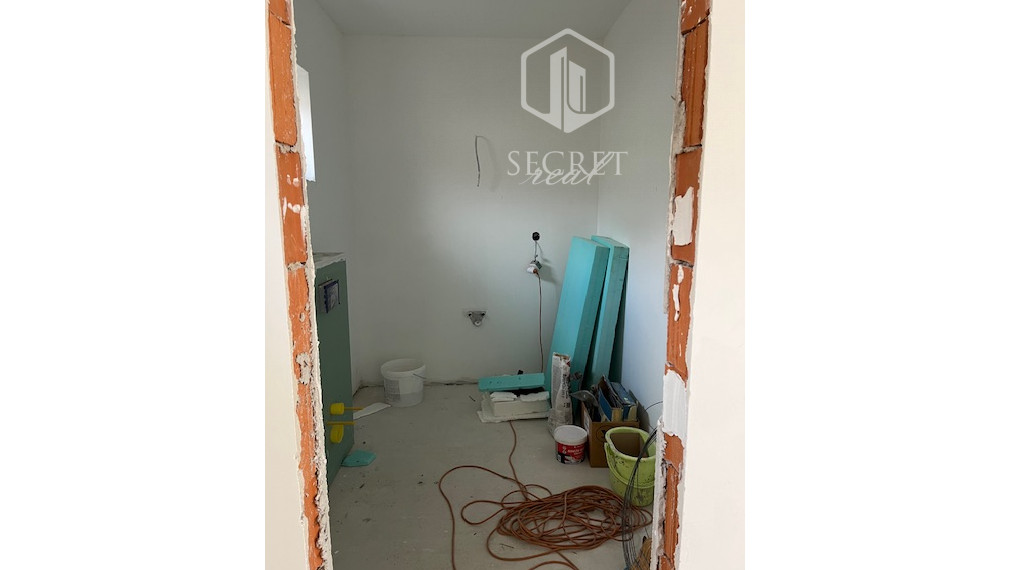 Secretreal, s.r.o. PREDÁ polyfunkčnú stavbu v Dunajskej Lužnej